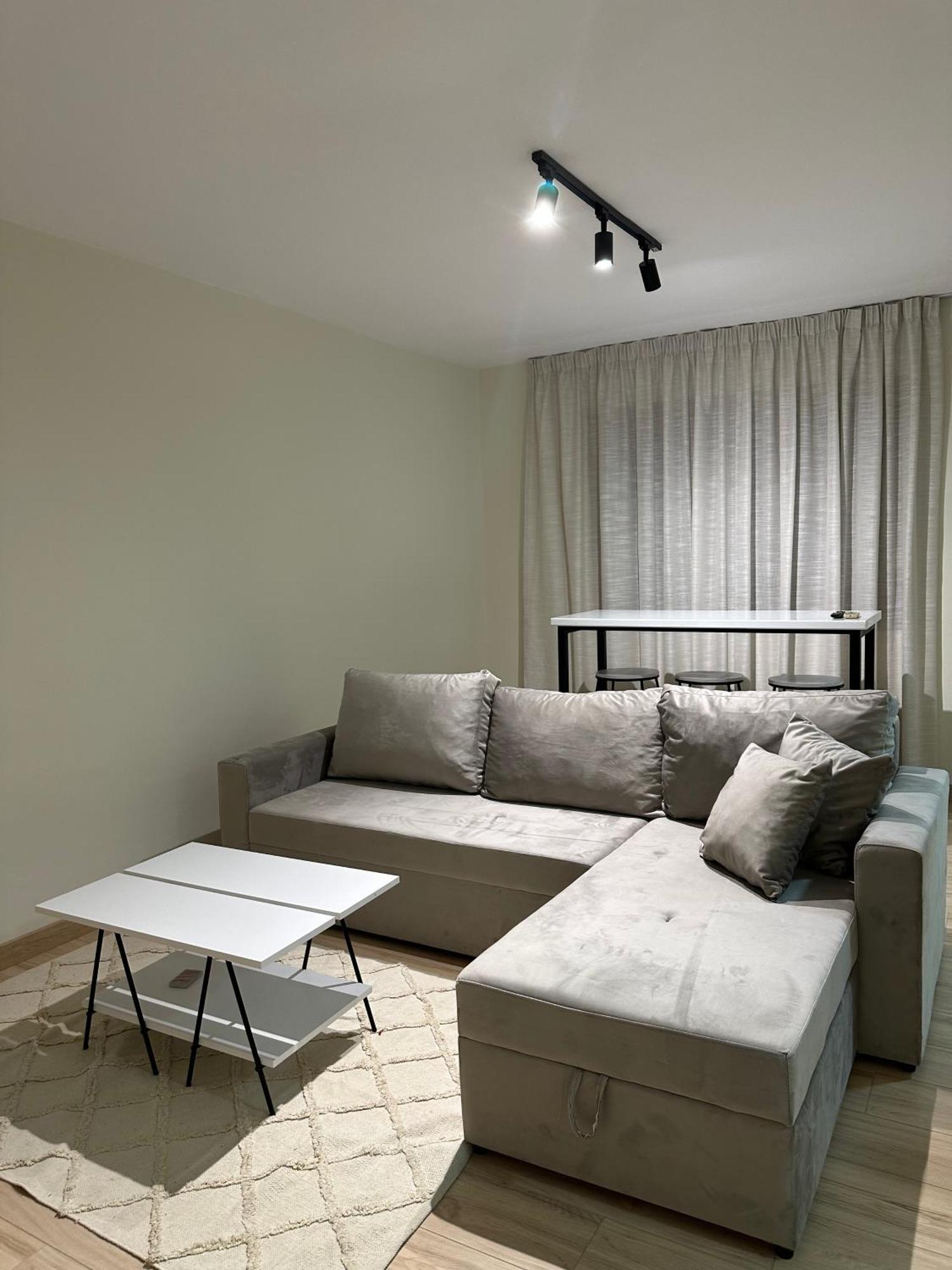 White Apartment, In The Center Of Tirana Exteriér fotografie